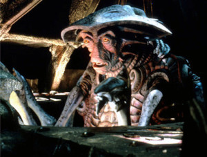 Screenshot of the non-humanoid alien character Pilot from the programme Farscape